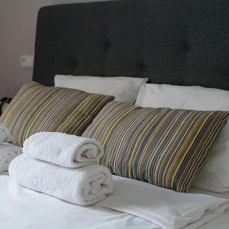 Center Gem Huge Patio, Ac & Modern Design