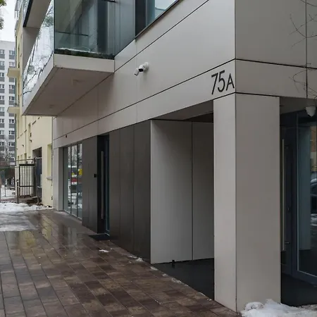 Center Gem Huge Patio, Ac & Modern Design 아파트